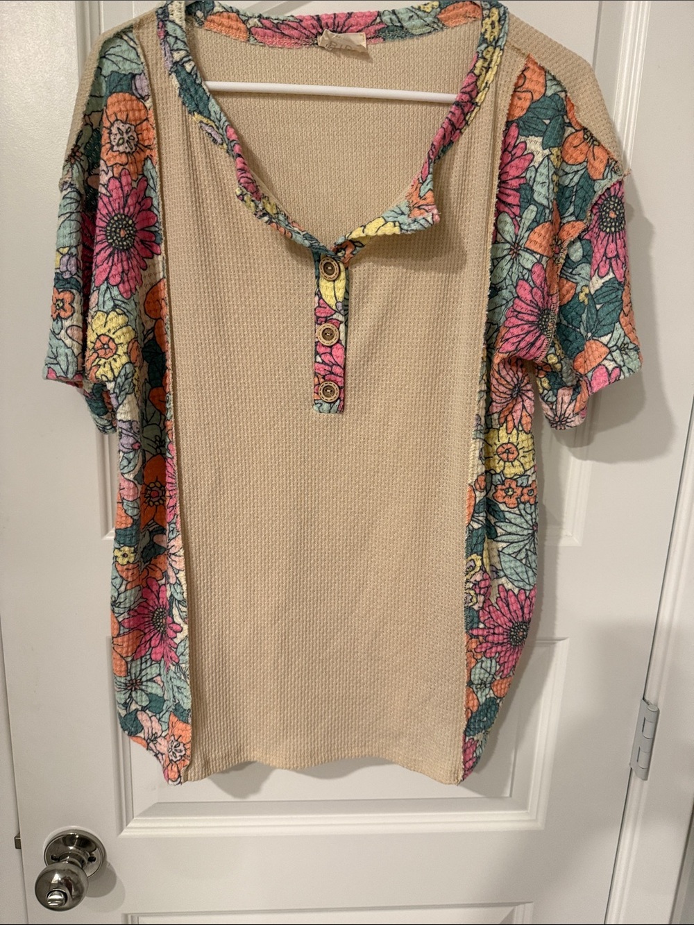 BiBi Cream Waffle Knit Short Sleeve Top XL Hippy Floral flowers pink V neck